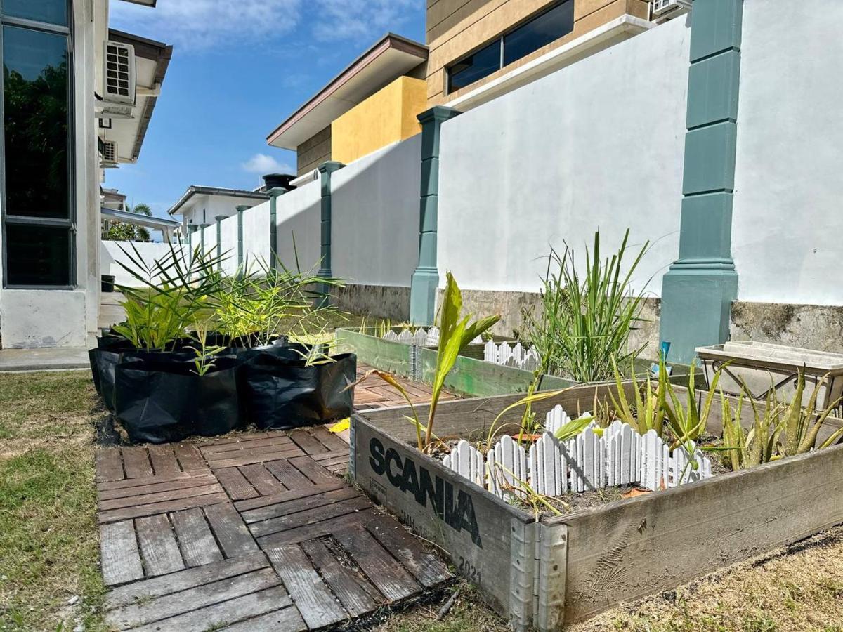 Bandar Melaka Family Bungalow Private Pool Bbq Wifi Netflix מראה חיצוני תמונה
